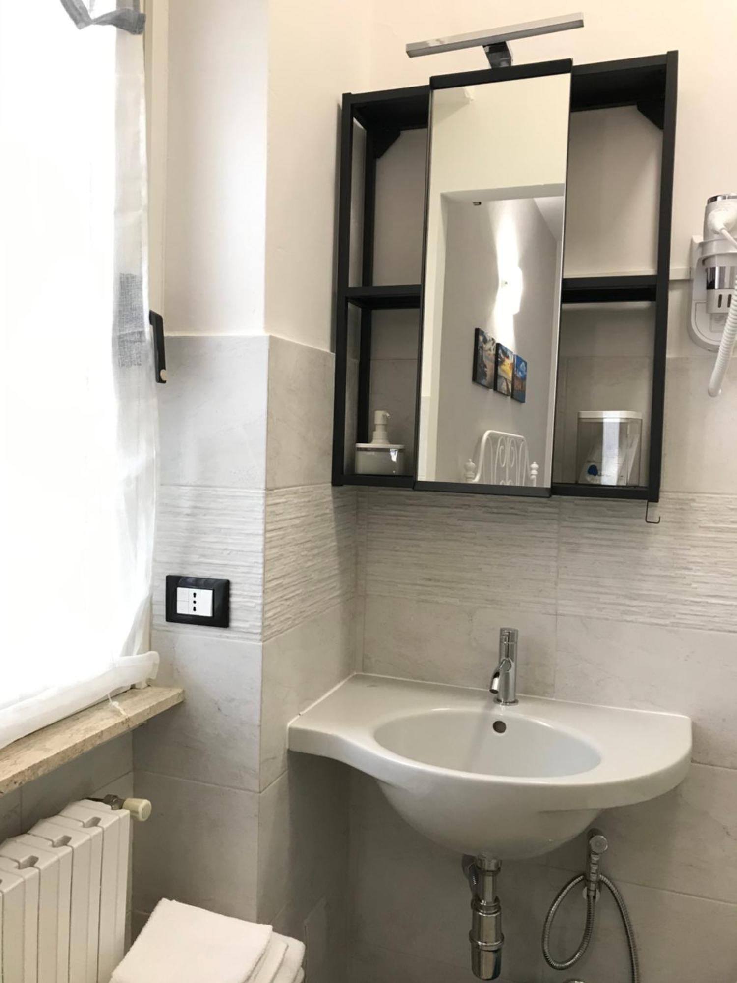 Attico Livorno Bed & Relax Hotel Стая снимка
